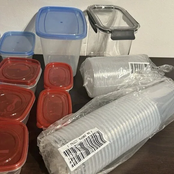 Lot of Plastic Food Containers - Picture 5 of 5